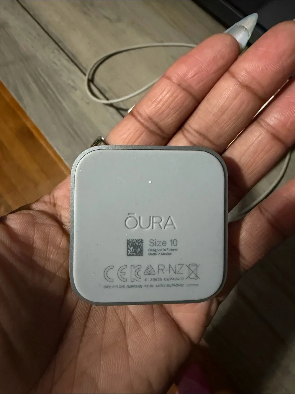 Oura Silver-Gray Ring Charger Dock with USB-C Cable